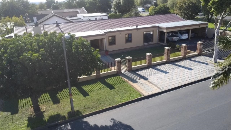 5 Bedroom Property for Sale in Elim Western Cape